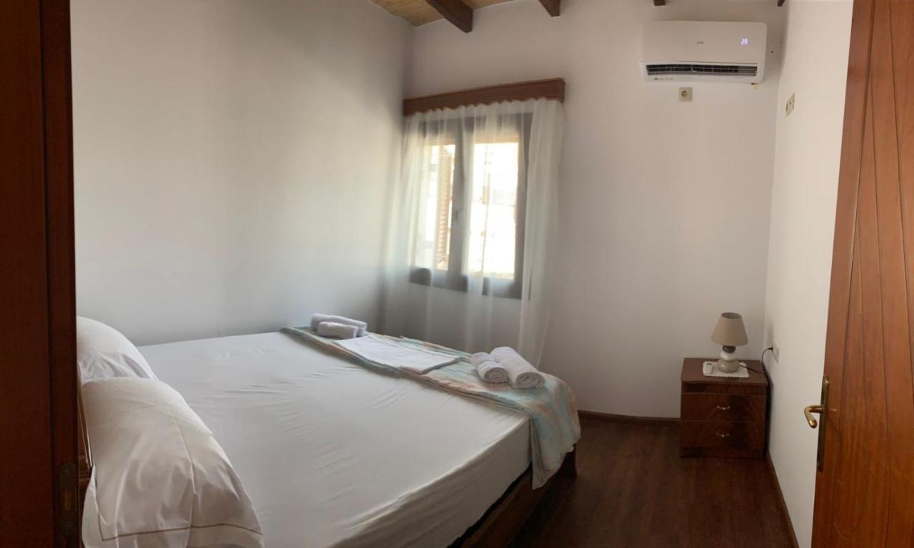 Nomad House-Entire House At Your Disposal,4 Guests Берат Экстерьер фото