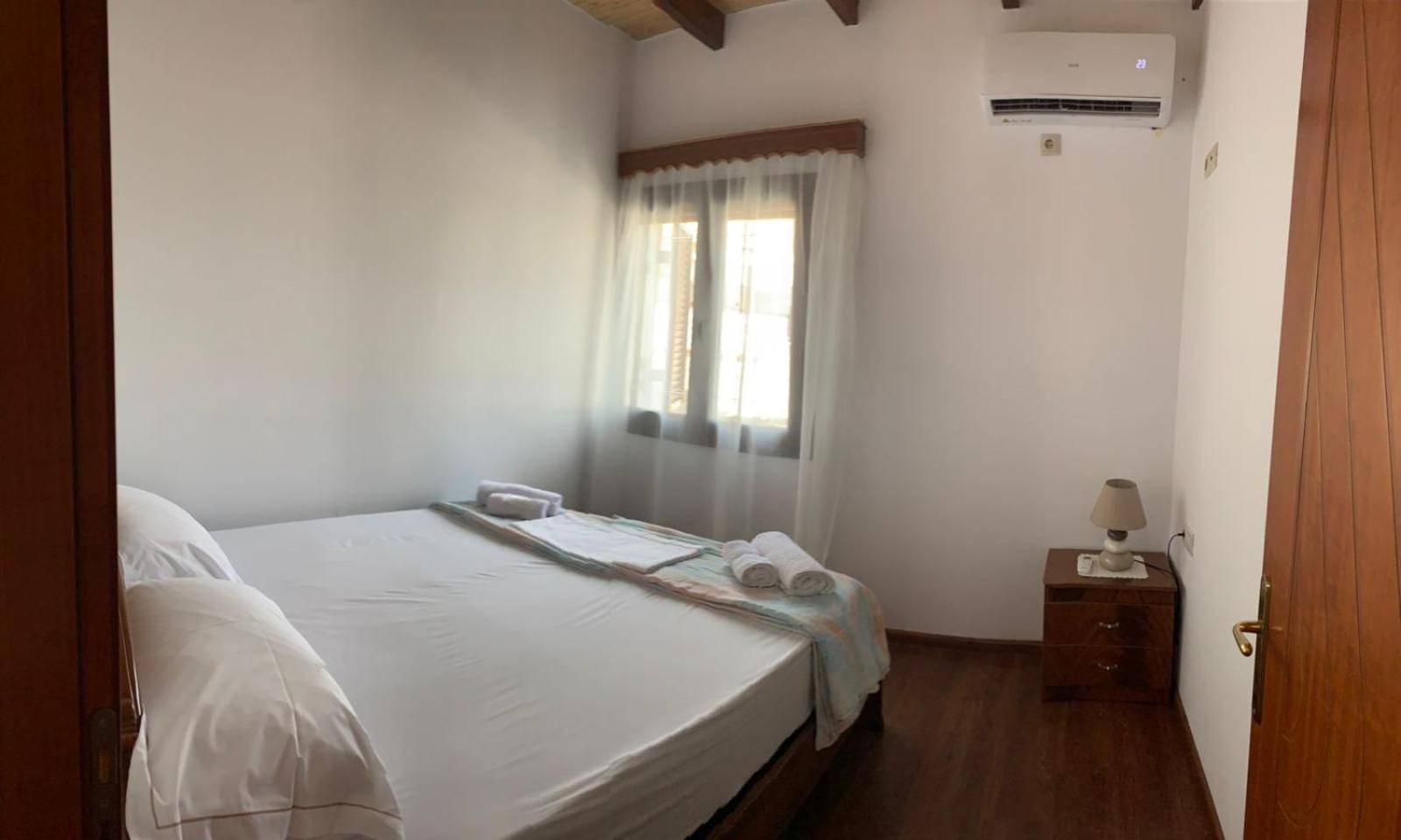 Nomad House-Entire House At Your Disposal,4 Guests Берат Экстерьер фото