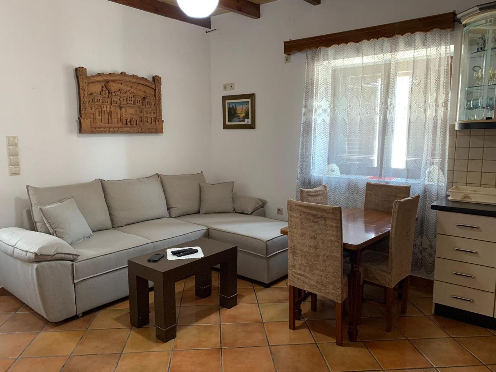 Nomad House-Entire House At Your Disposal,4 Guests Берат Экстерьер фото